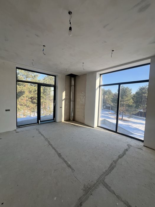 Продаю окрему будівлю в Хотянівці