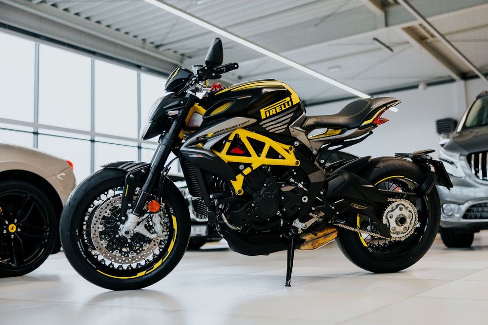 MV AGUSTA Dragster MV Agusta Dragster 800 RR Pirelli
