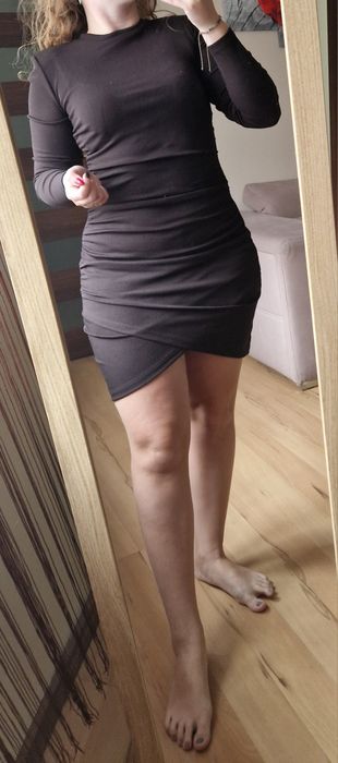 Sprzedam sukienkę z marszczeniem Nowa Uni