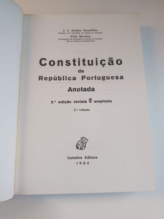 Constituição anotada e comentada