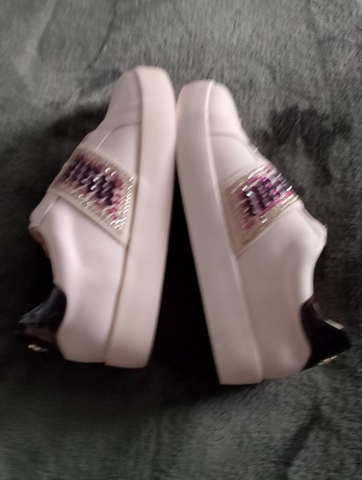 Buty sportowe Balada w rozmiarze 36