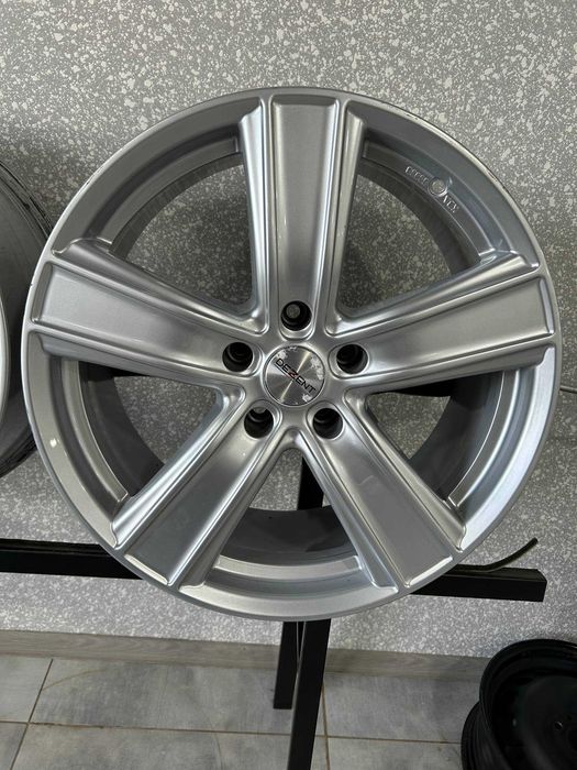 Диски BMW 5/120 R19 8,5J ET35 Dia 72.6