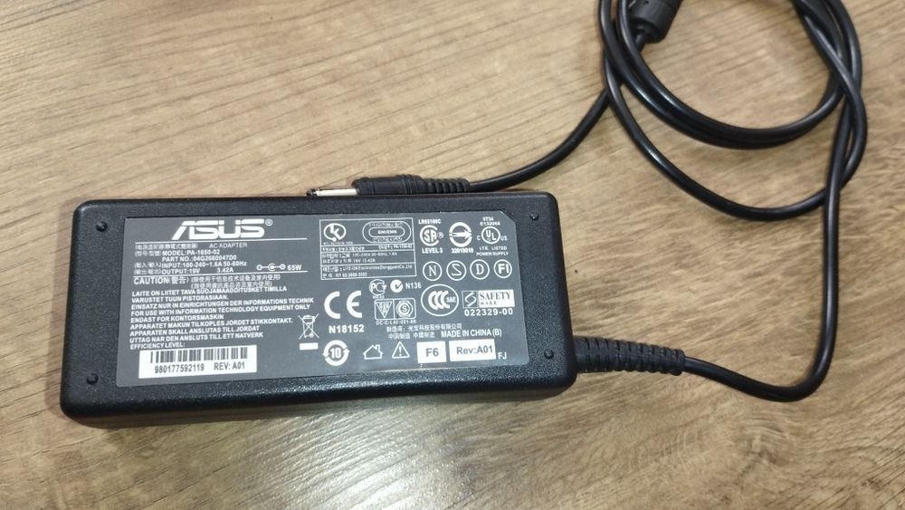 Зарядка от ноутбука asus 19v 65w 2.5mm на запчасти или восстановление