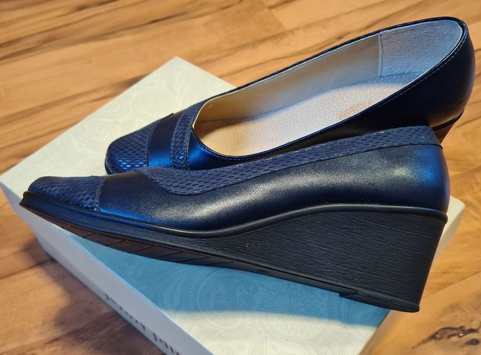 Półbuty damskie na koturnie roz 38, wkł.wew. 25 cm