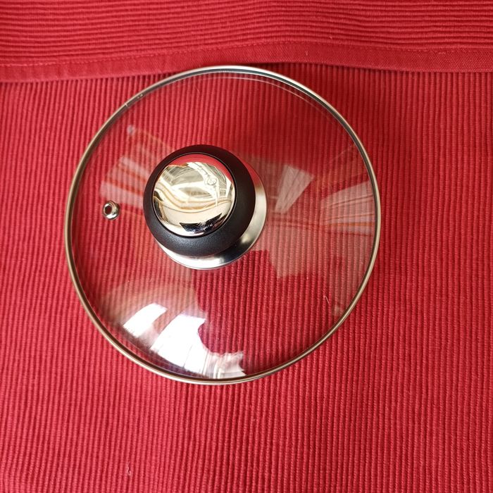 Продам кришки стіклянні на каструльки