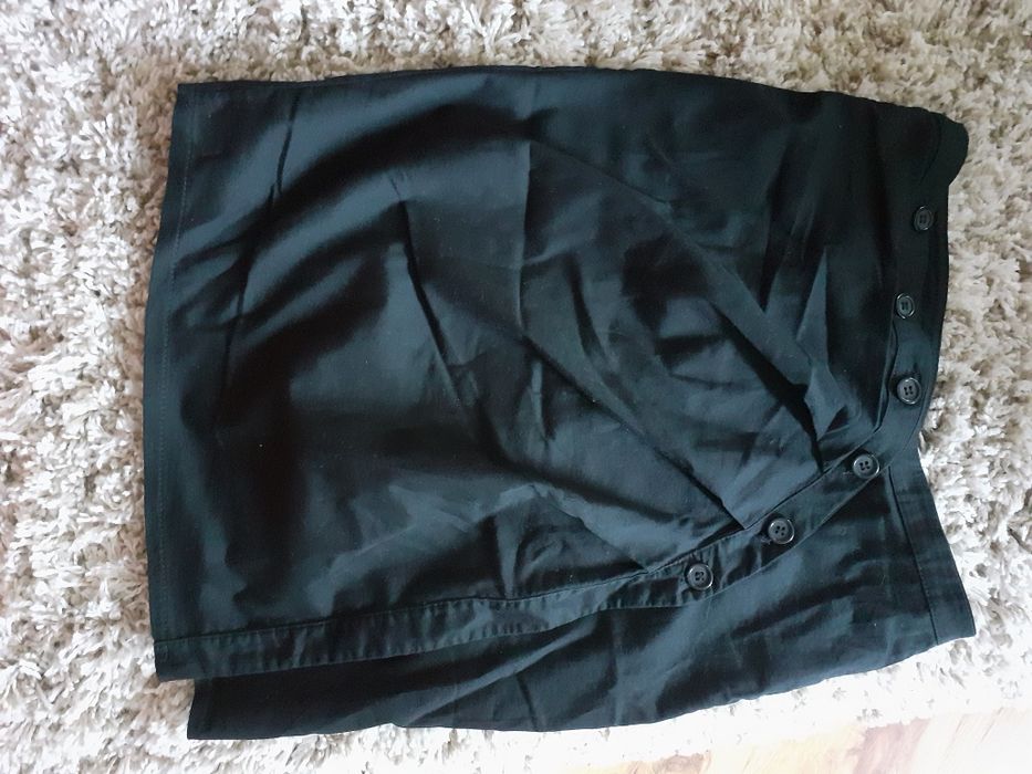 Spódnica czarna na guziki