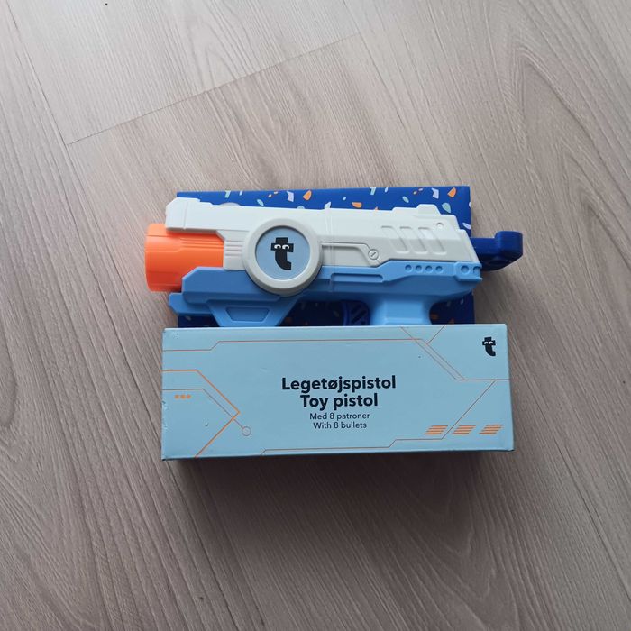 Pistolet na strzałki nowy