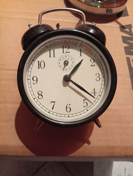 Zegar budzik dwie sztuki