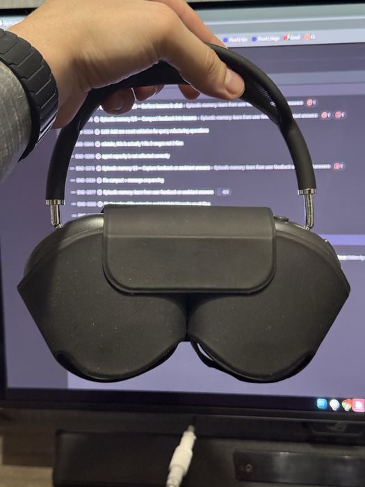 Apple AirPods Max (1-ше покоління)
