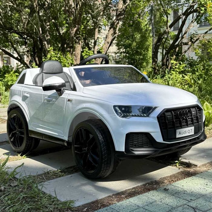Samochód AUDI Q7 S-Line Auto AKUMULATOR Motor Elektryczny SUV 2 DZIECI