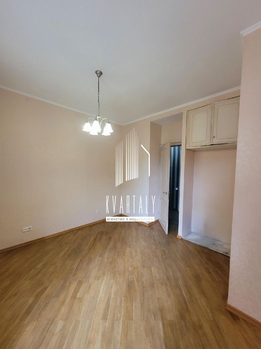 Продаж Без% Майдан Незалежності вул. Костельна 6, Центр