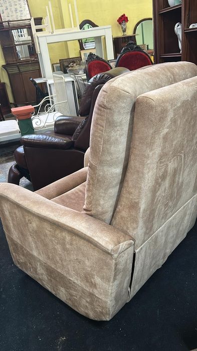 Poltrona reclinável  beje