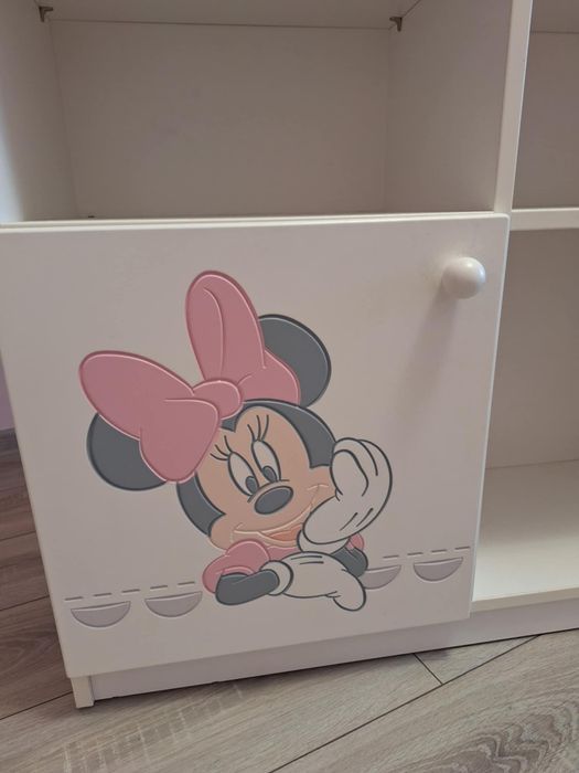 Sprzedam regał w dobrym stanie