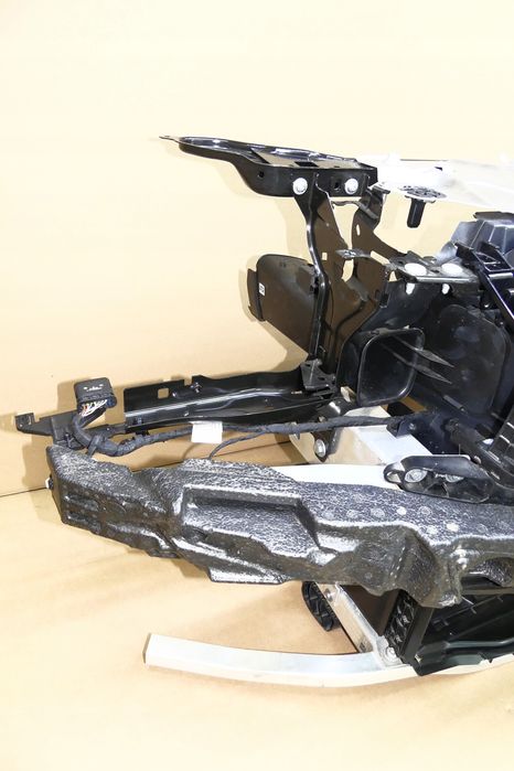 bmw g22 430ix pas przedni belka wzmocnienie radar
