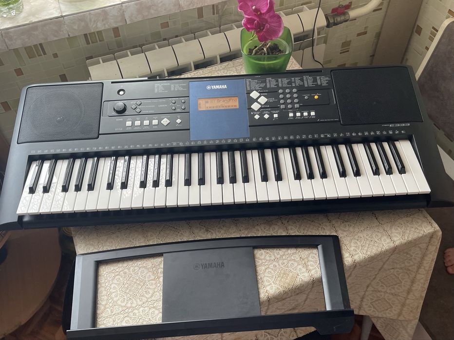 Синтезатор Yamaha PSR-E333