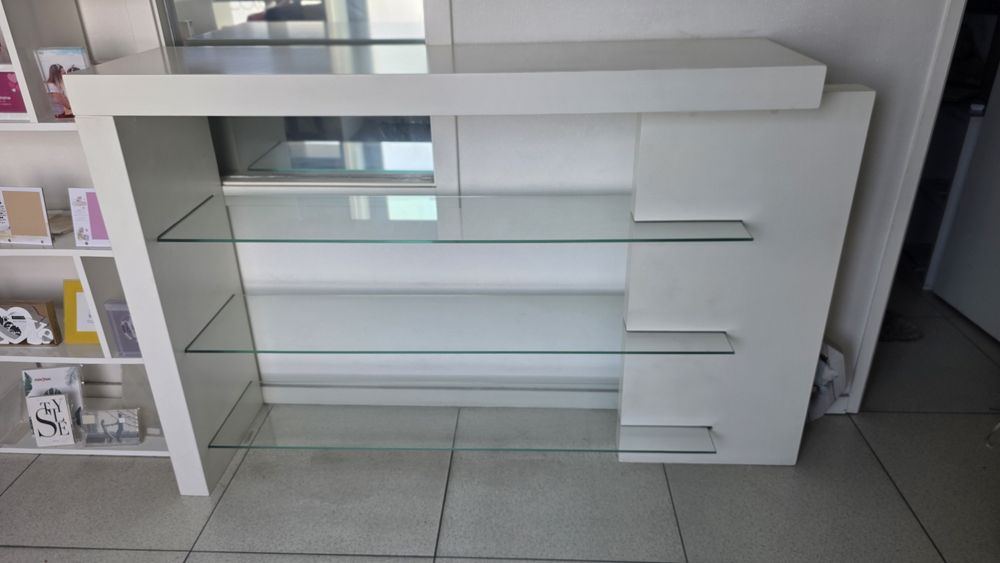 Movel  de loja usado