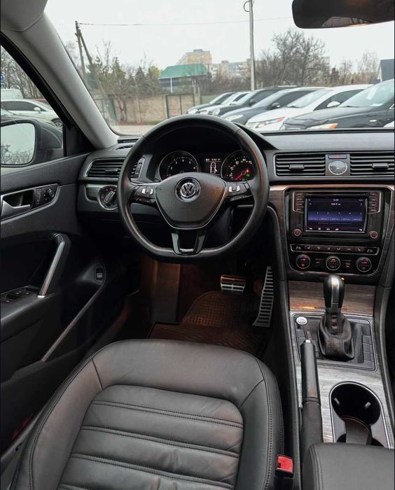 Продам Volkswagen Passat SEL 2016 рік можлива розстрочка,кредит!