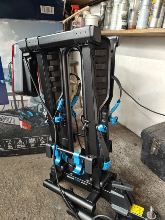 Porta bicicleta de bola de reboque novo nunca usado.