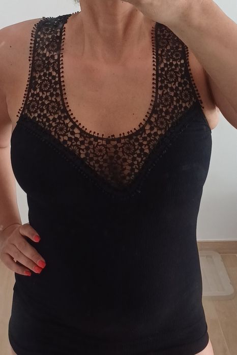 Top preto rendado - M