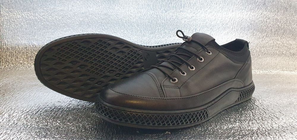 Продам чоловічі шкіряні кросівки Luciano Bellini (42р)