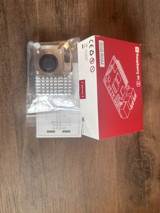 Raspberry Pi 5 8 gb ( open box ) + active cooler