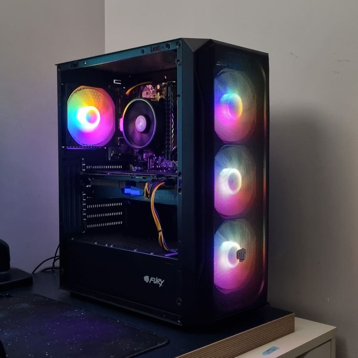 Komputer gamingowy r5 / 2060 super / 16Gb / 256GB SSD