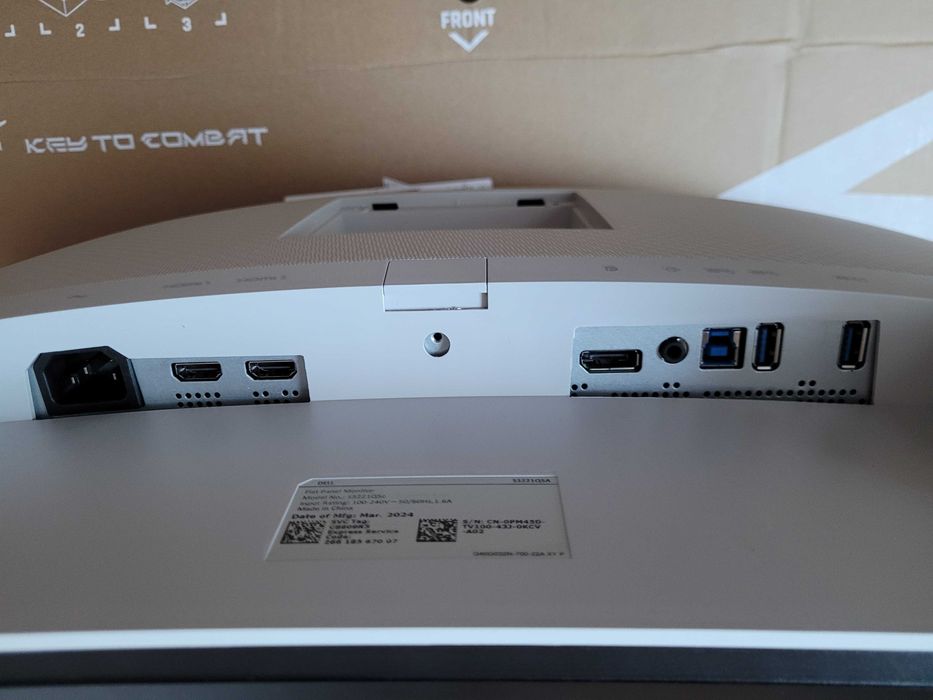 Monitor Dell S3221QSc 32" 4K QHD + Ramię Humanscale