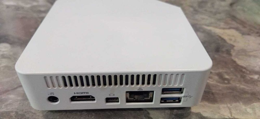 Комп'ютер MSI Cubi-060BEU-B7550UXX