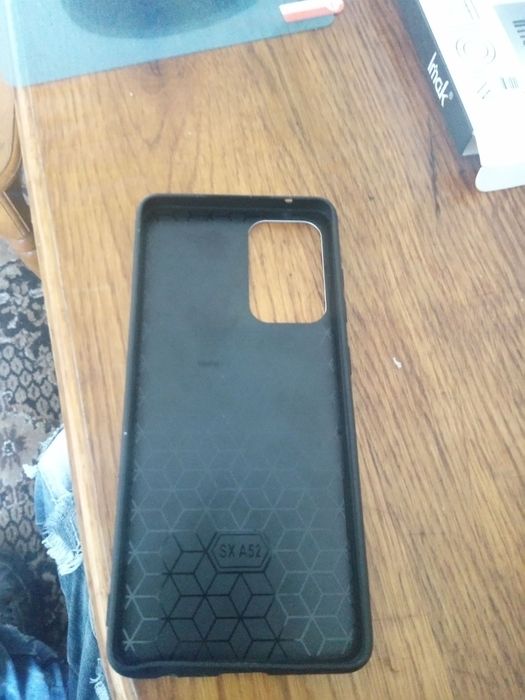 Продам чихол и захісну плівку на самсунг а 52