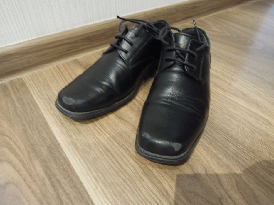 Vapiano-Eleganckie BUTY do garnituru 35