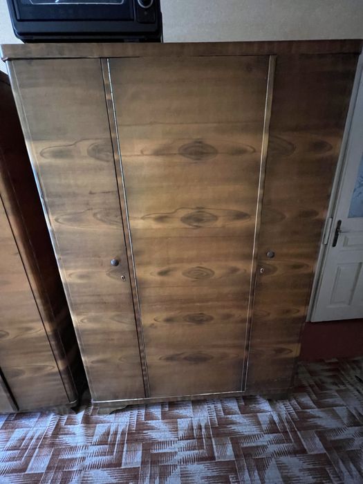 Продаються шафи !