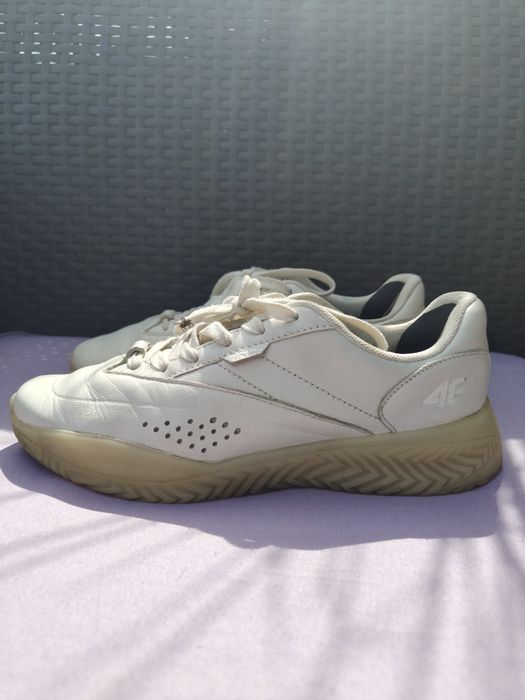 Buty skórzane marki 4F
