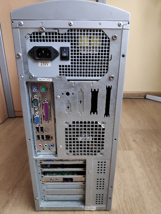 Dopakowany komputer retro - AMD Sempron 2800+