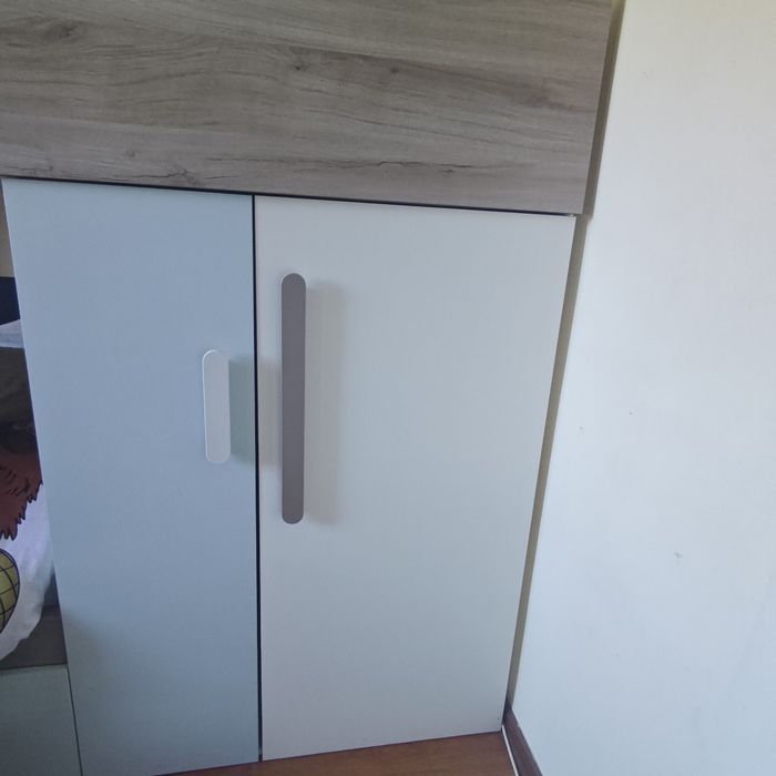 Beliche Conforama como novo. sem colchões 285cm de comprimento 100cm de largura, 150 cm de altura. Tamanho ideal dos colchões 190 cm comprimento  90c