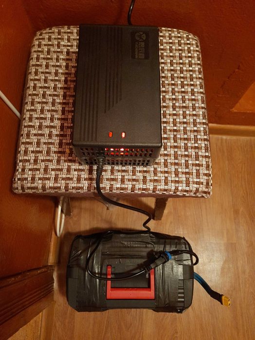 Зарядний пристрій 60V 9A Зарядне літієвої батареї акумулятора 67.2V