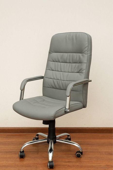 Срочная Продажа офисной мебели Кресла Стуль тумбы столы шкафы Стеллажи