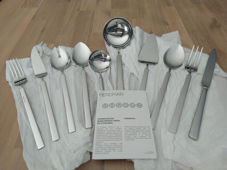 Faqueiro 130 peças Vintage Herdmar