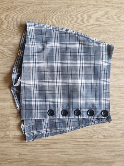 OFERTA PORTES - Saia Calção Cinzenta aos Quadrados Stradivarius (Nr34)