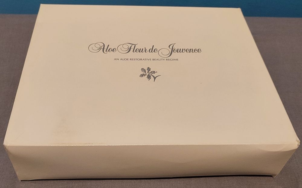 Pudełko na kosmetyki z lusterkiem