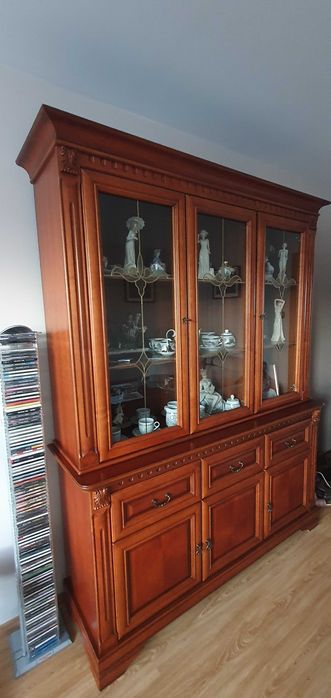 kredens w bardzo dobrym stanie Taranko