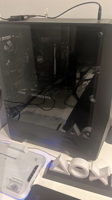 Torre Msi, Monitor AOC
