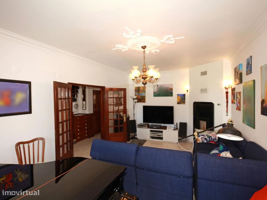 Vendo Moradia V4 em Vale de Milhaços - Corroios