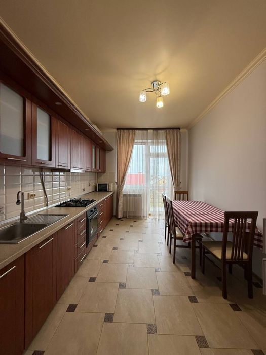 Продаж просторої 3 кімнотної квартири з газом