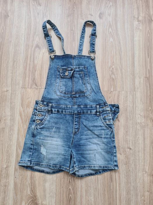 Krótkie spodnie, szorty, ogrodniczki.