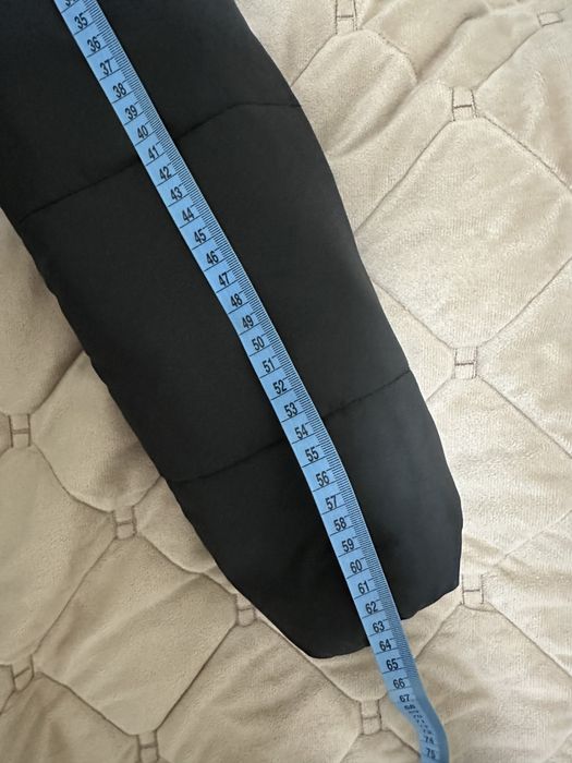 Жіноча чорна куртка 42/44