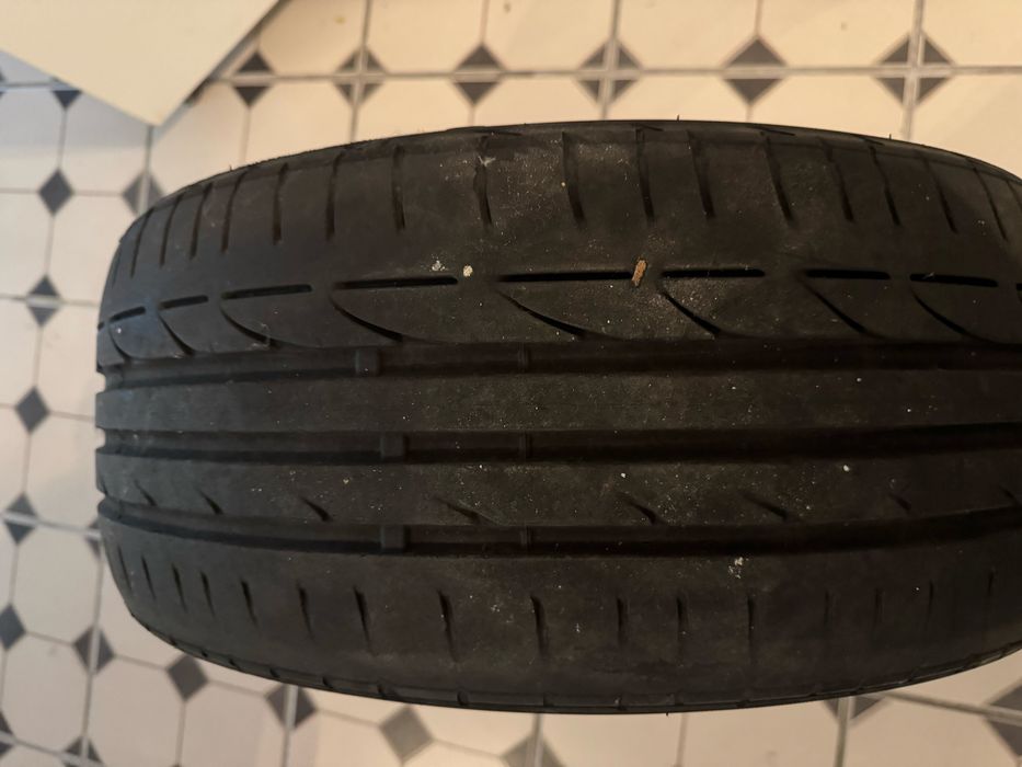 Pneu potenza S001 225/40/R19