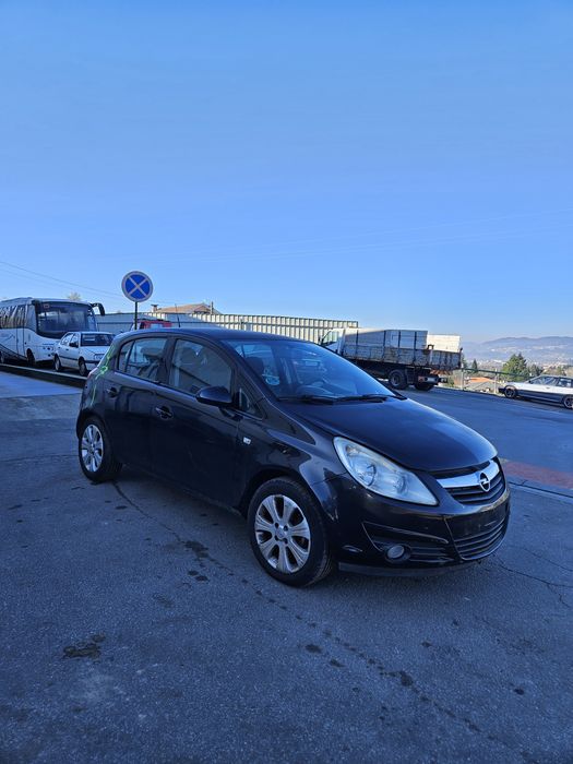 Opel Corsa D 1.4i de 2008 para peças