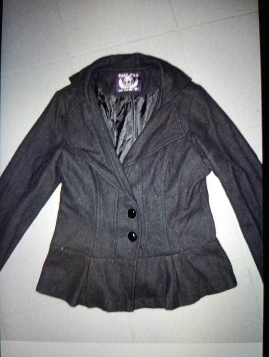 Czarny wiosenny płaszczyk kurtka z baskinką rozmiar S