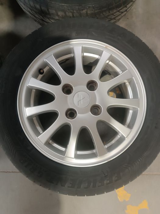 Jantes 15 Mitsubishi / Volvo ( pneus em mau estamos )
