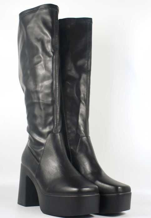 Kozaki na platformie Rubi roz. 38